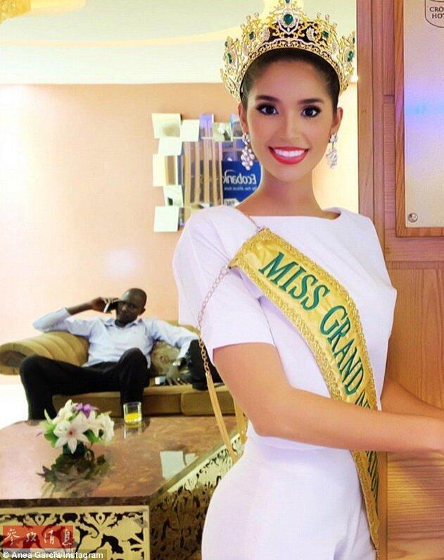 ����С�㱻��̫�鷳 �ھ�ͷ�α�ȡ��