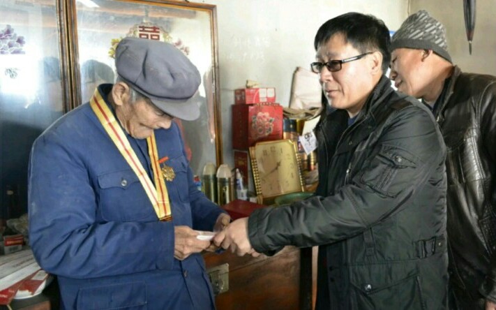 冬日暖阳 沟帮子福全爱心团队慰问抗战老兵 冬日暖阳 沟帮子福全爱心团队慰问抗战老兵
