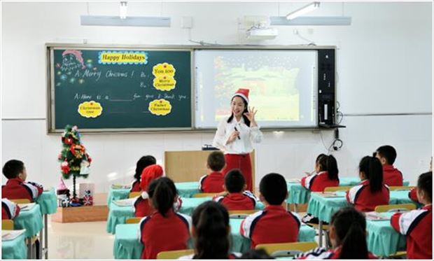 ������ʡũ�ѱ�Ȫ���ֱСѧ�а�׸���СѧУ����˫����̳��