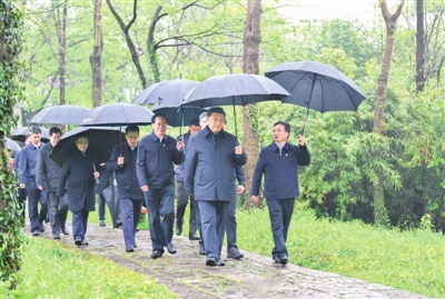 ���·�չ����ͳ����̬�����뾭�÷�չ
