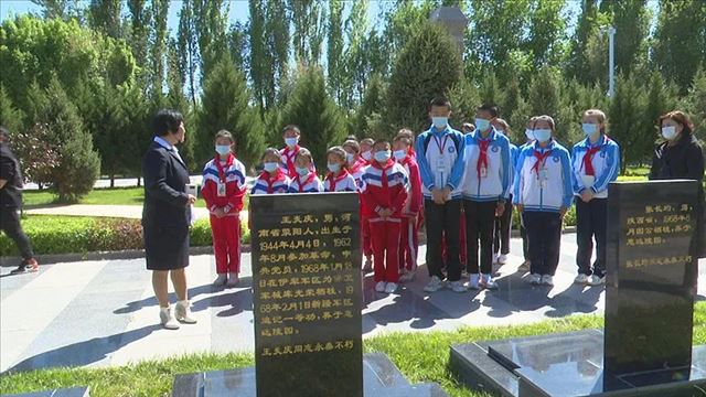 �½����ǣ���ѵ�������������Ա���к�ɫ����