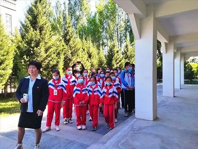 �½����ǣ���ѵ�������������Ա���к�ɫ����