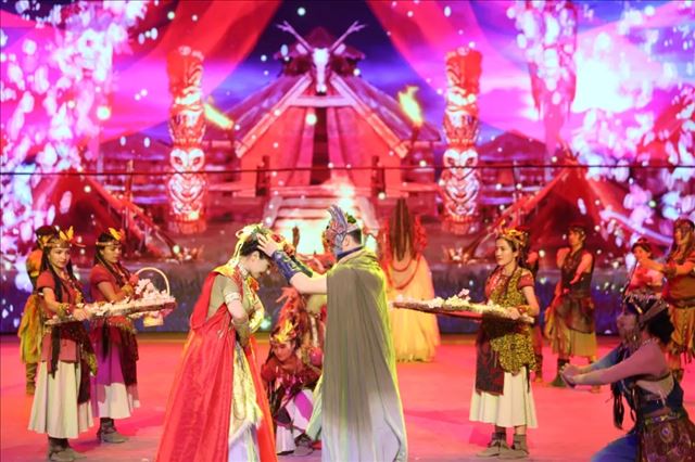 �½����պ���5��19���й������ա� ���ο�ʲ��ɫ��Į һ�ô��������ɳ��
