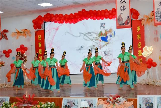 �½����պ����Ļ���ϵ�л�ḻ�������������л����干ͬ����ʶ