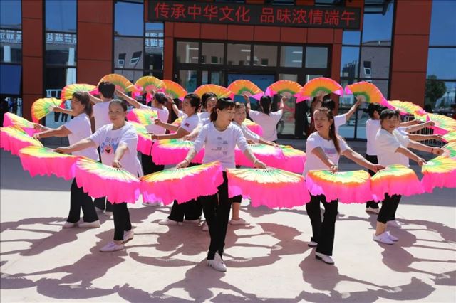 �½����պ����������л��Ļ�•ƷζŨ����硱��ǿ���干ͬ����ʶ
