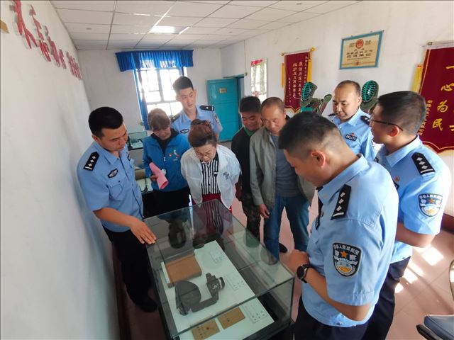 �½����ܣ����������������조��ɫ���졤����ͬ�С�����Ʒ��