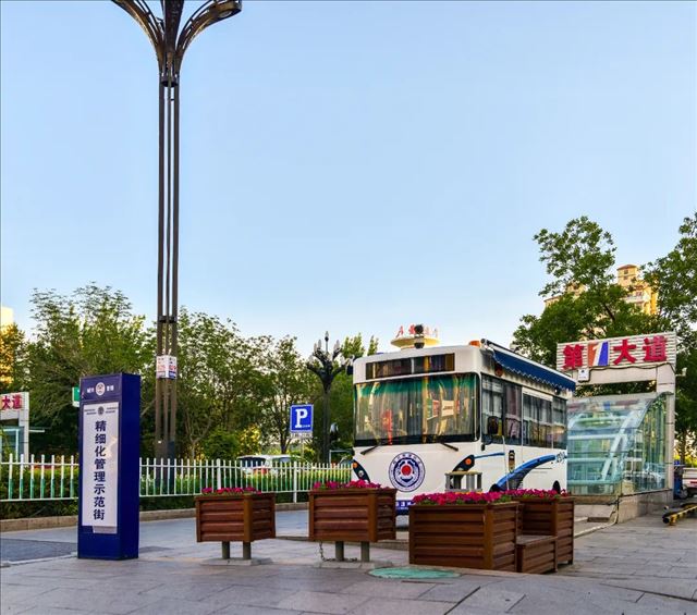 �½����ͣ�ê����˿·���顤�������͡�����Ʒ��ͳ���λһ�塱��͡�������ɫ��