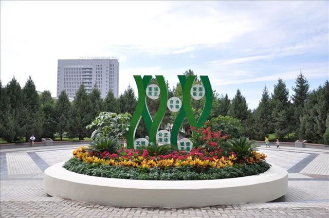 �½����ͣ�ê����˿·���顤�������͡�����Ʒ��ͳ���λһ�塱��͡�������ɫ��