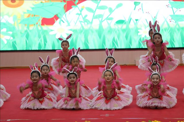 �½����պ��ؽ���ϵͳ���С��̸��׸�����������ʱ��������һ��ϲӭ��ʮ�����ջ���