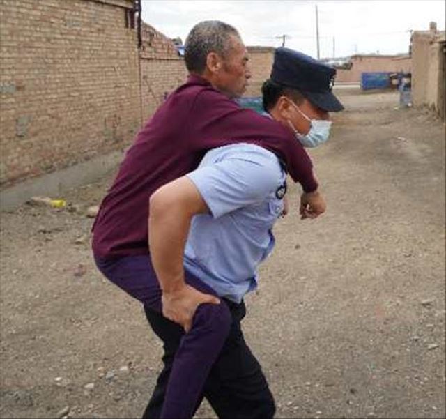 �½����ܣ����ɳ����񾯵ĵ绰�Ҷ��С�