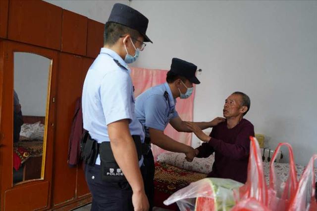 �½����ܣ����ɳ����񾯵ĵ绰�Ҷ��С�