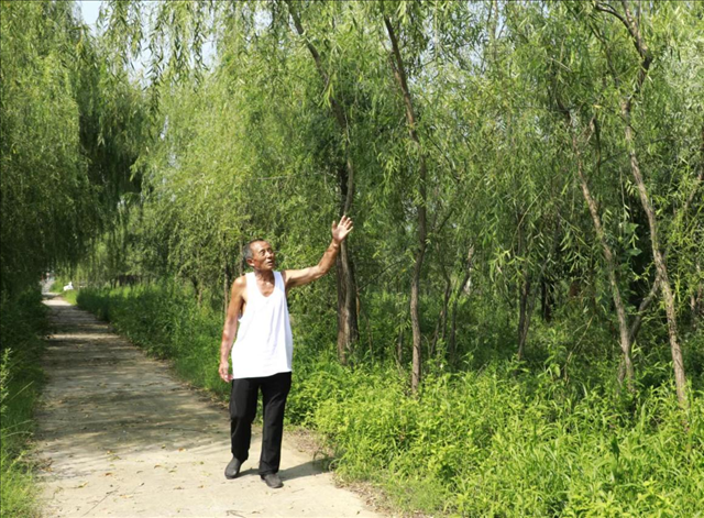�����ϵر������ˡ�֮�ƺӹʵ���ɫ�£������ϵ�ԱѦ�񸻵���ҵ��ũ�¸���