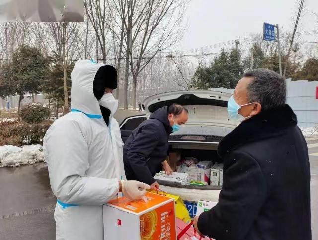 �����ϵر������ˡ�֮�ƺӹʵ���ɫ�£������ϵ�ԱѦ�񸻵���ҵ��ũ�¸���