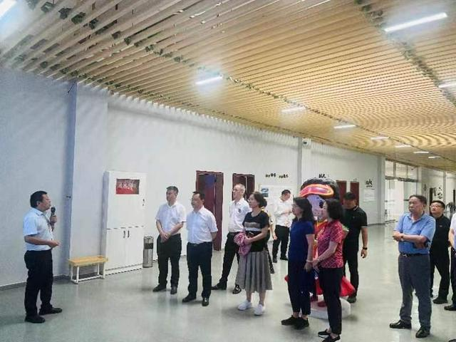 �й�����ԺԺʿ��ȫ�񽡿������ܹ������ٻ���ר���Ŷ�һ�и����ߵ��в��ҵ��չ ������һ�вι�С��Ϫ��